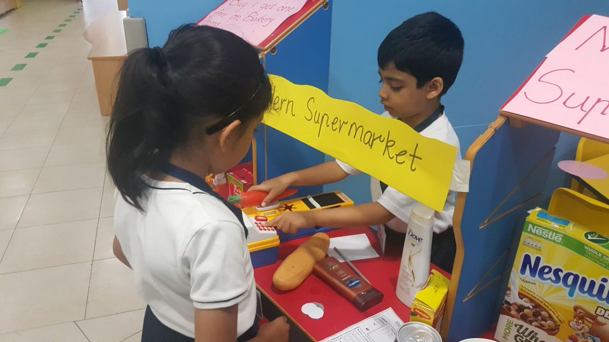 26Dakshamehta's tweet photo. Its been a busy day at Modern Supermarket! Long lines at the till! But the cashiers were quick with the change! #handlingmoney #KGMathMania
@KNargish @DxbModern @senresh https://t.co/nhCiwKpnVF