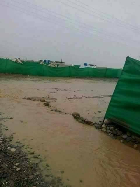 uriilyas's tweet photo. This is how #waziristan IDPs currently living in camps. Fresh photos of #Bakakhelidpscamp where the recently displaced #Mahsud tribe is detained. @hrw @UNHumanRights #BakaKhelUnderSeige https://t.co/izqwqPe4QP
