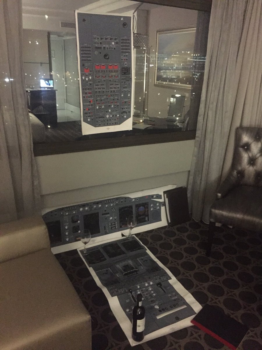 brenflybigbird's tweet photo. It’s that twice yearly time of year - the fear has arrived and the cardboard bomber has landed in JoBu! #A380 #Simulator #JobOrNoJob https://t.co/LjaxQuonyM
