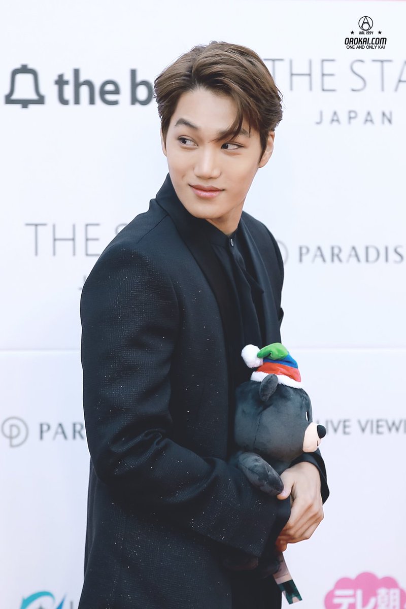 171115 AAA #EXO #KAI #엑소 #카이 눈썹 하나 들었다 놓을 때 마다 사람 심장 있는대로 패놓고 반다비 세상 소중하게 안고 있는 섹시한 사람 그거 카이요ㅠㅠㅠㅠ  c1.staticflickr.com/5/4573/3772501…