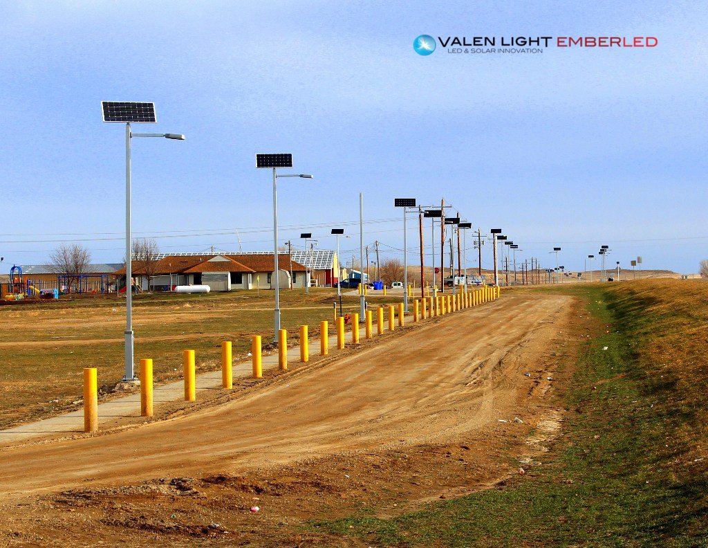 EMBERLED's tweet image. The eSHINE Pathway is an off-grid lighting solution used for pathway and small roadway lighting applications. Visit: emberled.com/eshine-pathway…