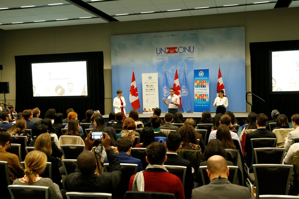 mclaudebibeau's tweet photo. Encourageant de voir tant de jeunes femmes et hommes intéressés à contribuer à la paix! Quelle belle énergie et potentiel! Merci de démontrer l’importance d’inclure les jeunes dans les processus de paix. #ConfPaix17 #MaPaix https://t.co/m8XrPTt4X4