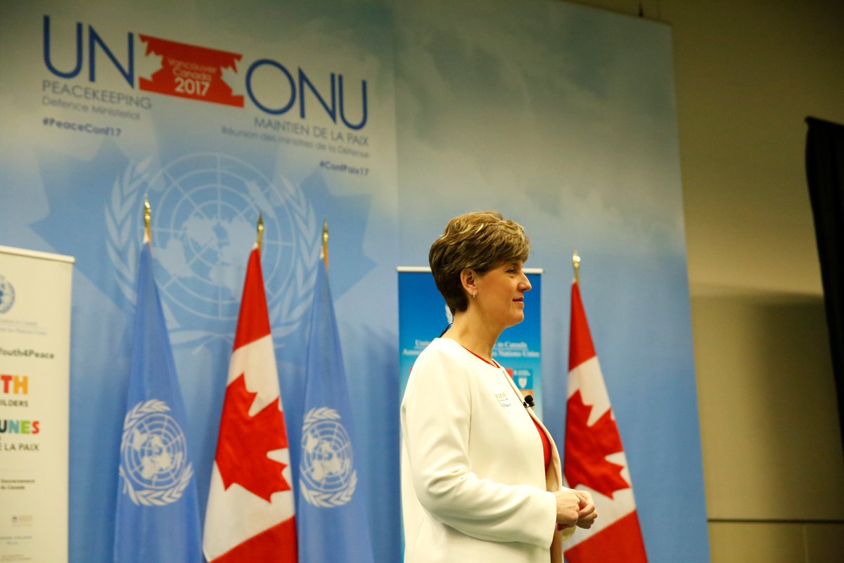 mclaudebibeau's tweet photo. Encourageant de voir tant de jeunes femmes et hommes intéressés à contribuer à la paix! Quelle belle énergie et potentiel! Merci de démontrer l’importance d’inclure les jeunes dans les processus de paix. #ConfPaix17 #MaPaix https://t.co/m8XrPTt4X4
