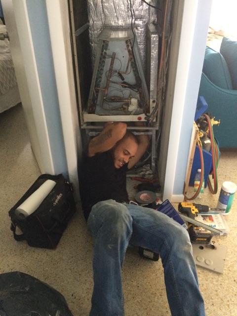 GetMoCool's tweet image. Sometimes our tech's have some tight fits to fix an AC unit!
If you require service, call (888)-381-9022!
#ac #follow #f4f #airconditioning #hvac #southflorida #like #lik4like #Miami #tech #hvactools #florida #cool #bocaraton #wednesday