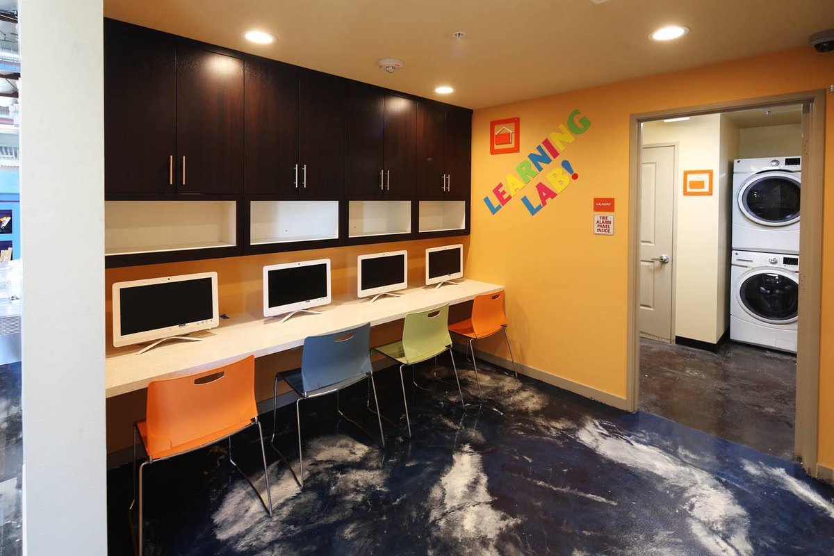 homeaidoc's tweet photo. 10-15 homeless families with children a night are able to find safe refuge and an opportunity to get back on their feet at the HomeAid Orange County Family CareCenter. https://t.co/2EJZjcxLk9 #BuildingTheWayHome https://t.co/ojBA3CzwmL