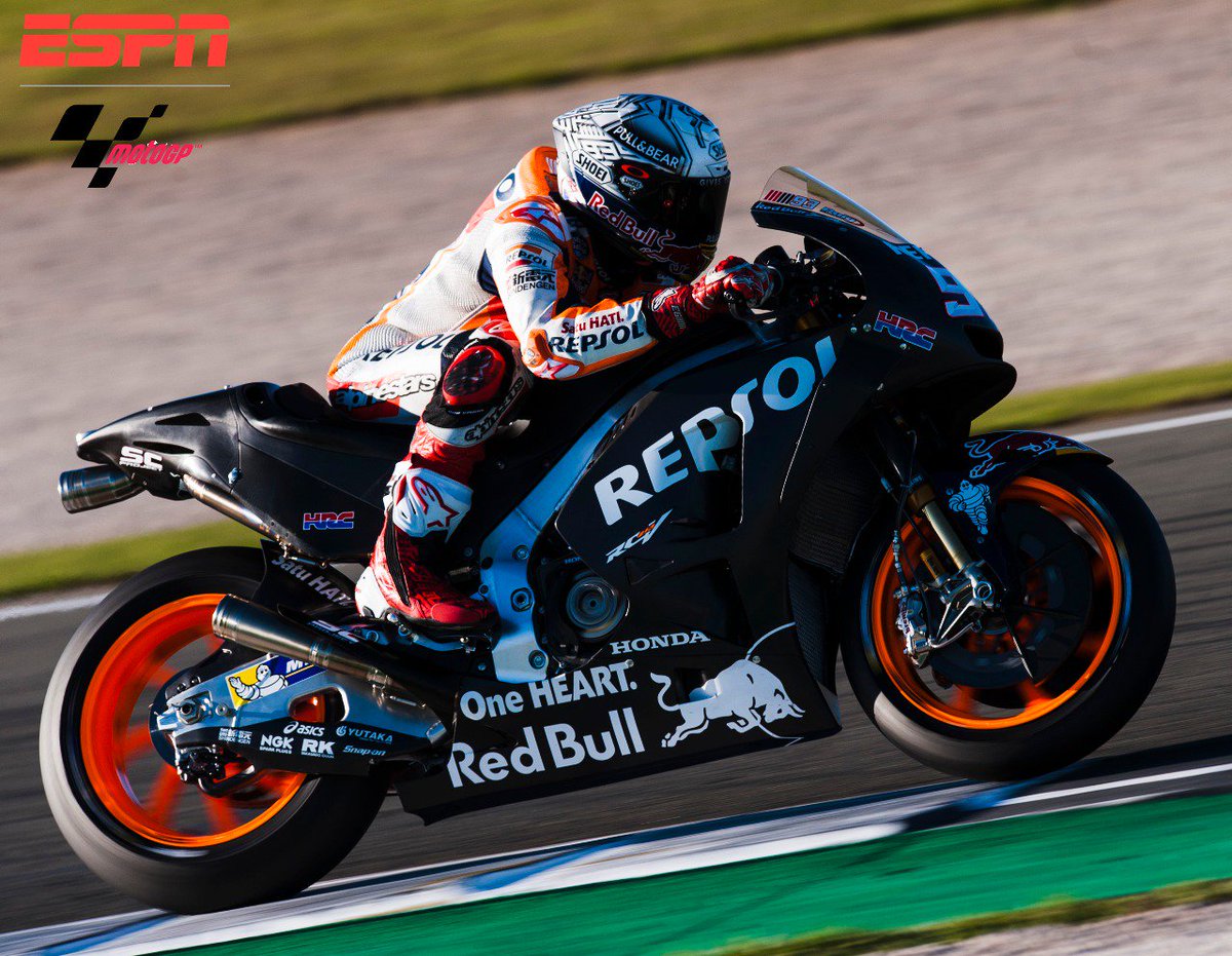 MotoGP_ESPN's tweet photo. #MotoGPxESPN @marcmarquez93 y una nueva salvada en la segunda jornada de test para caer en la realidad: "después de ser campeón te sientes imbatible. Piensas: 'no te puedes caer' y en un segundo he vuelto a la realidad. He tocado el piso con los pies pero no caí" https://t.co/upuoeVrfJ5