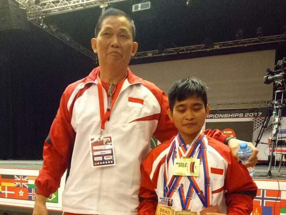 detikcom's tweet photo. Indonesia Rebut Tiga Emas di Kejuaraan Dunia Angkat Berat https://t.co/yVorAaWHow via @detiksport https://t.co/kjQguOWIl9