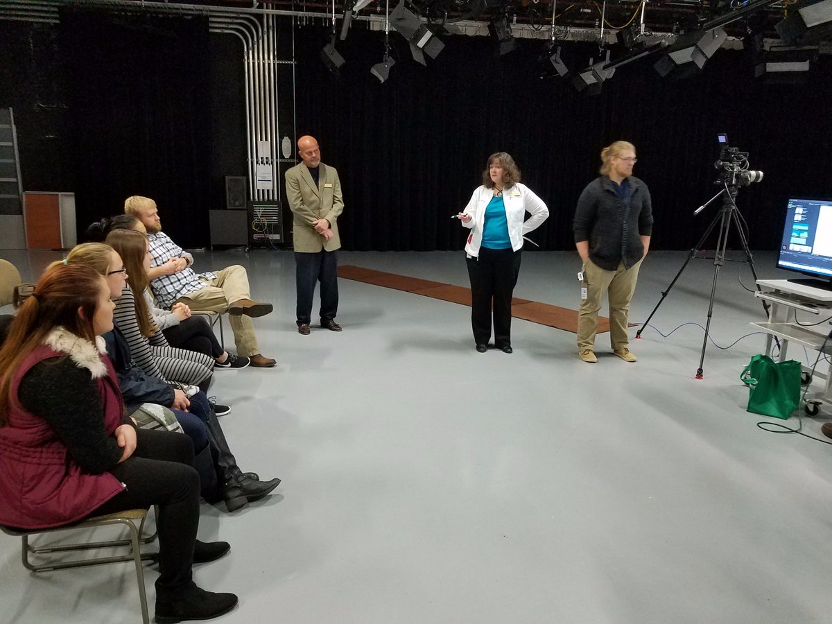 ArkansasTV_'s tweet photo. We're proud to host the winners of the #CSForAR PSA Campaign Pitch Contest today! Can't wait to see their work showcased at the #GirlsOfPromise Coding Summit in December. https://t.co/mm2wU2mIgw