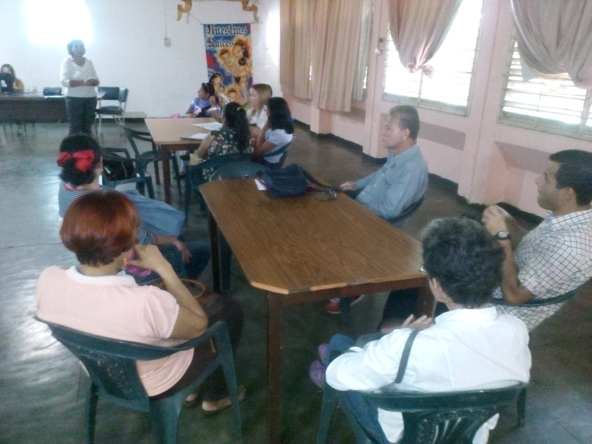 CBITColomine's tweet photo. .@CBITColomine #HoySensibilización En el Complejo Educativo Luis Alfredo Colomine sobre Orientaciones Pedagógicas 2017 - 2018 https://t.co/tMdbe3Tlsj