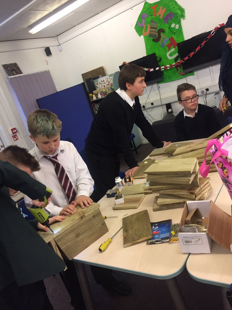 SubYouthClub's tweet photo. Some boy from the subs #grow project made bird boxes today. we will paint them next week and put in the garden #youthworkchangeslives https://t.co/Lcr0psL20b