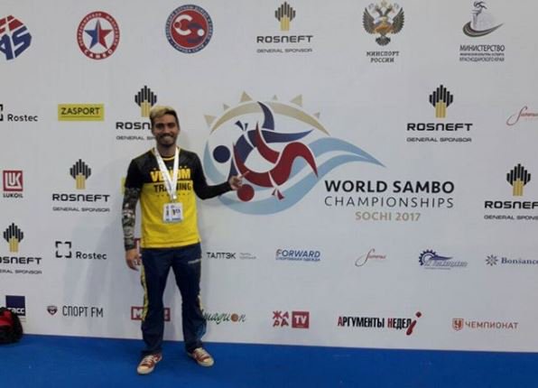 DavidMorales911's tweet photo. El ecuatoriano que sí clasificó al Mundial de Rusia
Nota para Última Hora Ecuador: https://t.co/iflnDFUQbL https://t.co/xYe6HQFu8P