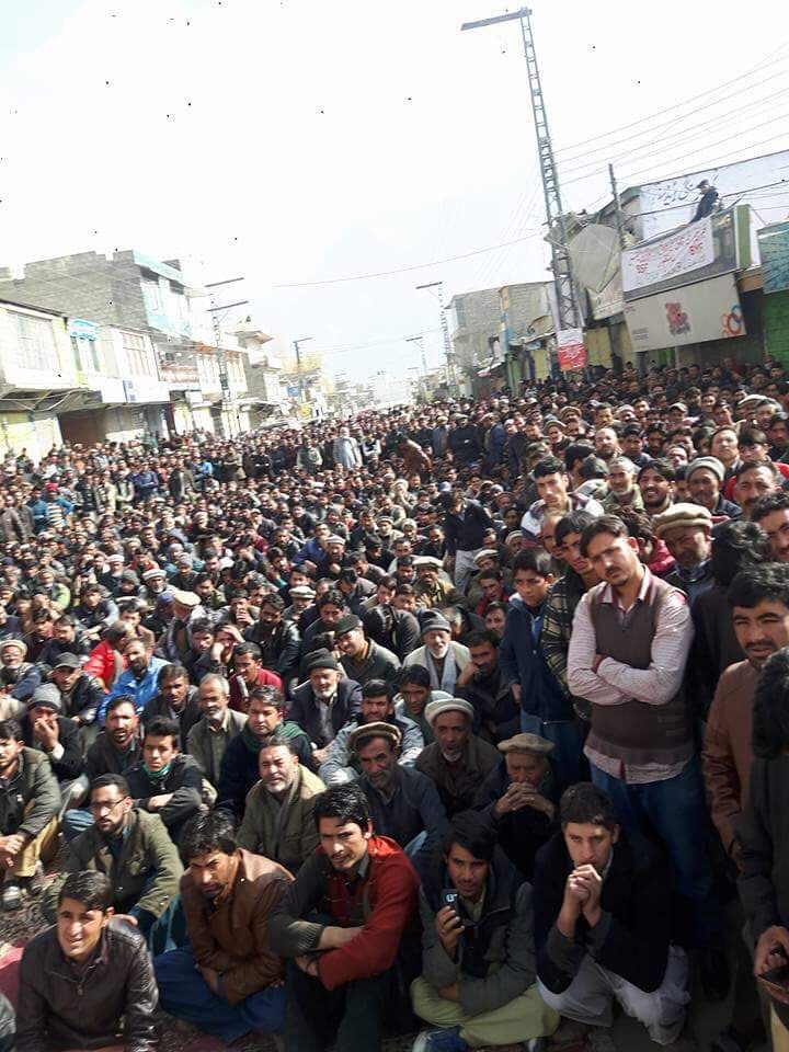 Shahidgilgiti8's tweet photo. The people of Gb protest against Panama Govt on imposing illegal tax.
#Notaxation
#withoutrepresentation. https://t.co/0vAVoQNSXa