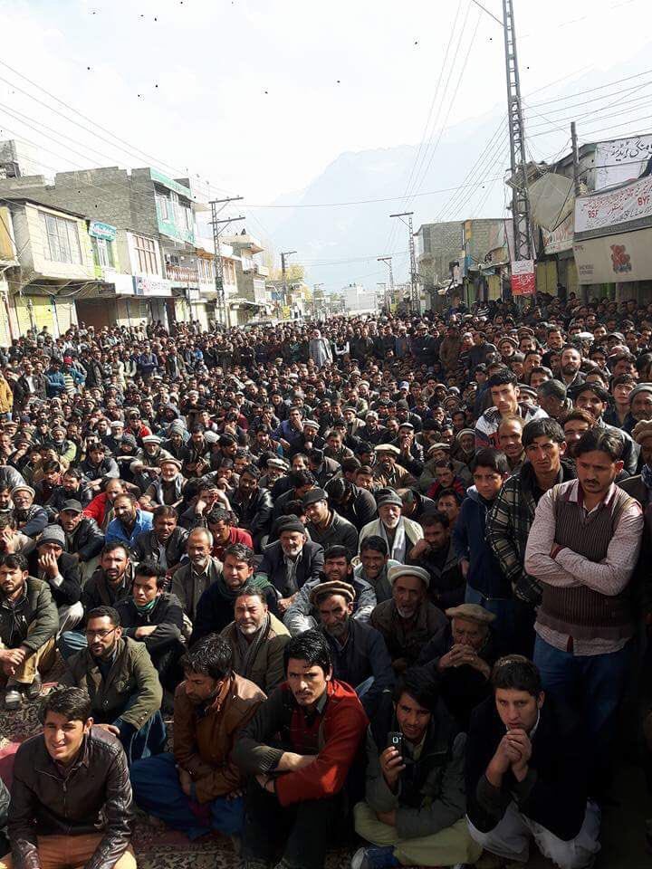 Shahidgilgiti8's tweet photo. The people of Gb protest against Panama Govt on imposing illegal tax.
#Notaxation
#withoutrepresentation. https://t.co/0vAVoQNSXa