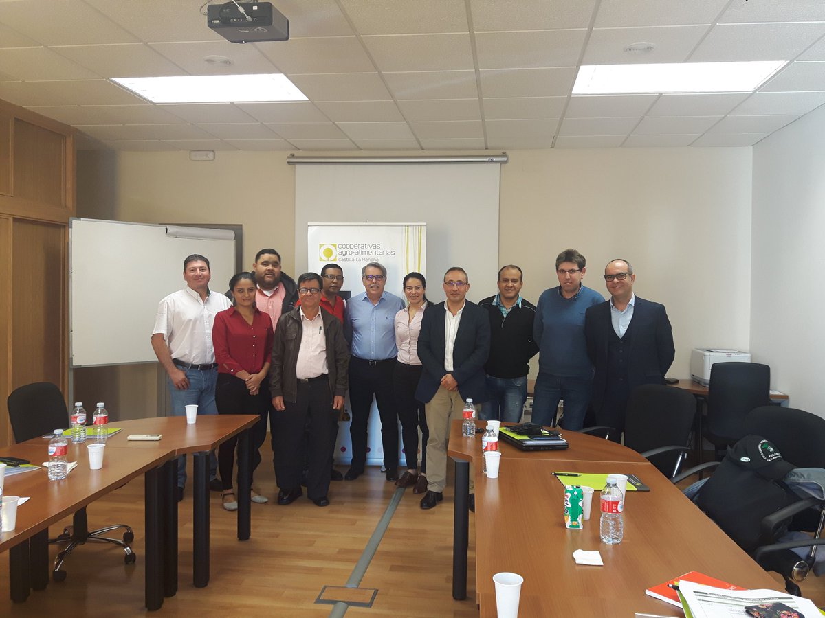 Ninoskagh's tweet photo. Representatividad+servicios=compromiso social en la cooperativa @CoopAgroCLM @coopgalan  @Agriterra @acodea_ #giraservicios https://t.co/2LiejqA07B
