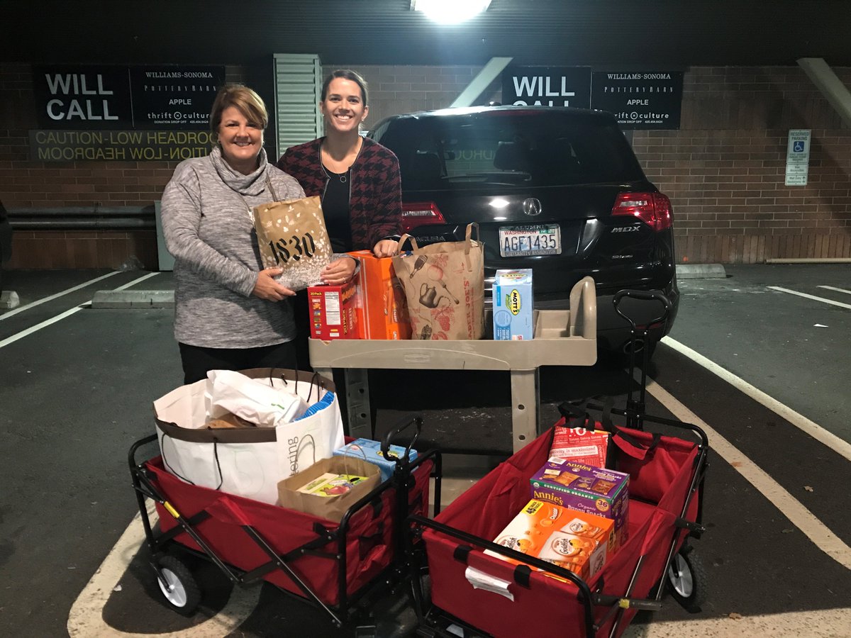 BlvueLifeSpring's tweet photo. It’s #NationalPhilanthropyDay! We’re so grateful to all our incredible #communitypartners who make the difference for kids in Bellevue. One awesome example - @Concur recently held a #snackdrive & collected nearly 850 snacks to help #endhunger in the classroom. #collectiveimpact https://t.co/LjxG88REsr