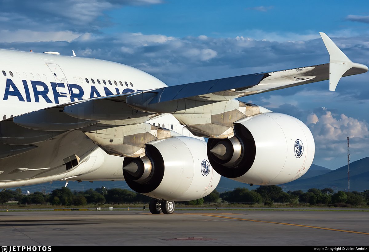 flightradar24's tweet image. 🔧 #AF66 Update

The engine for the return ferry will be carried to Goose Bay on an An-124 on 24 Nov. The damaged engine will be transported to Cardiff on 25 Nov. 

Schedule details and updates at blog.flightradar24.com/blog/air-franc…