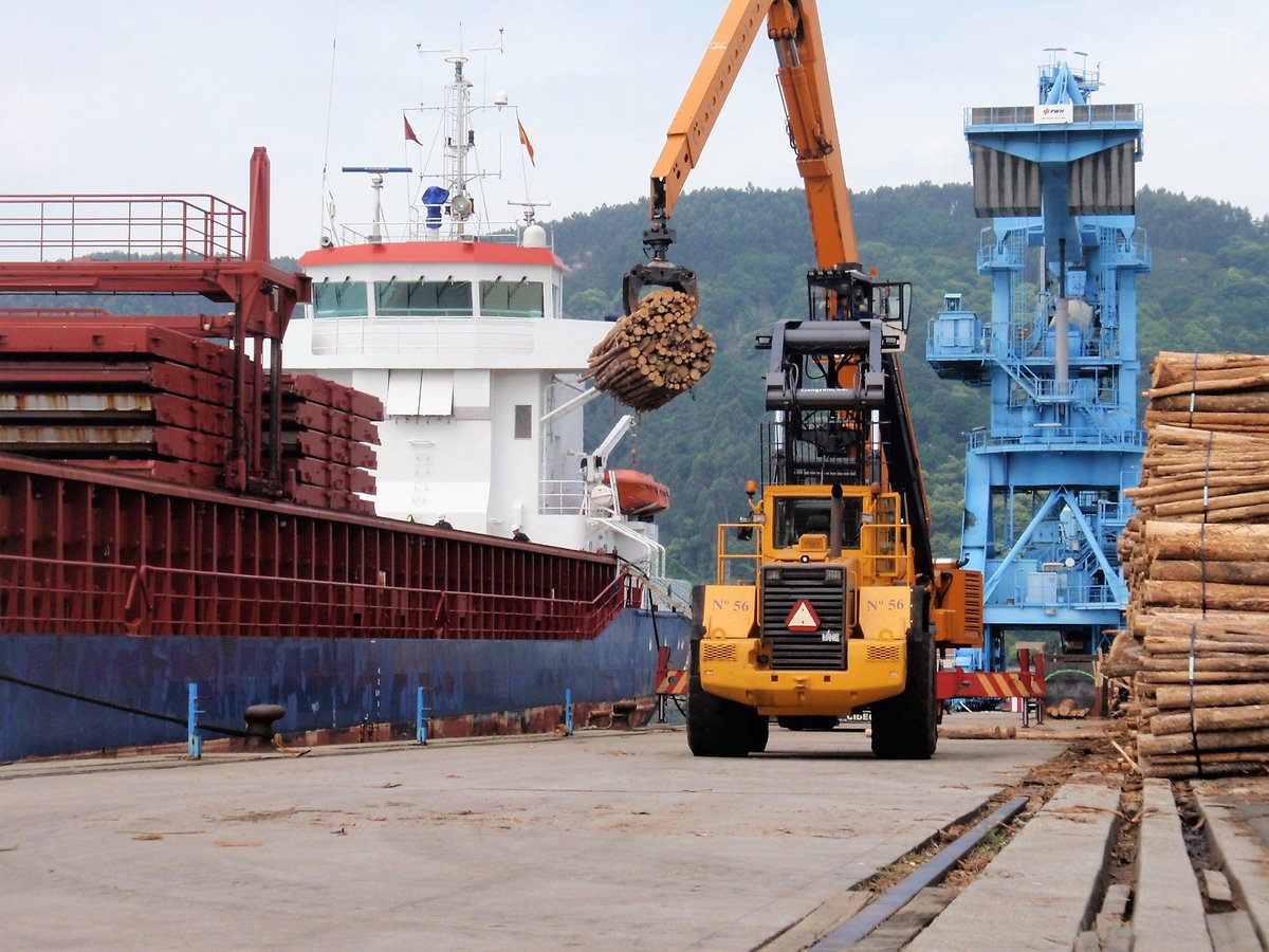 PuertosEstado's tweet photo. #SpanishPorts moved 404.1 million tonnes to September, +6.4% more than in the same period last year. More  info: https://t.co/CSBJptxdcB 📸Port of Ferrol 📈 #PortsofSpain #Statistics2017 https://t.co/dTB53U5ahE