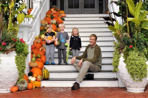 Taking last-minute bookings for Thanksgiving dinner <a href="/nantuckethotel/">The Nantucket Hotel</a>. Buffet Feast, antique fire truck rides, live music, fun activities &amp; more! 508-228-4730. #nantucketing
