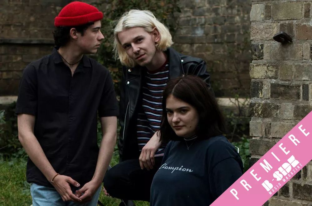 PREMIERE:
THE GLITTER SHOP - FIZZ

" 'Fizz’ is three-and-a-half minutes of instantly classic, wonderful pop with an earworm chorus you’ll be humming for weeks."
@theglittershop 

Read &amp; stream exclusively here:
b-sidemusic.co.uk/post/167523804…