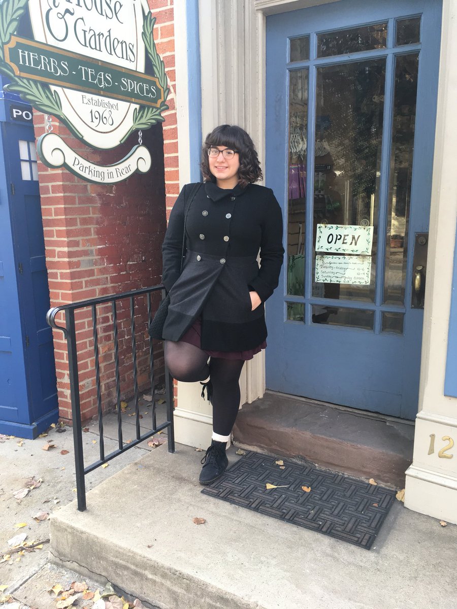 EtownAndrea's tweet photo. Had such a nice and relaxing time at tea today with some of my peers. #EtownSimplified #SweetRemembrances https://t.co/YvCR7QUjfQ