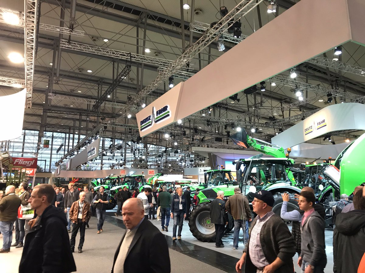 Addictiondp's tweet image. In questi giorni siamo ad #Agritechnica2017 ad #Hannover . In bocca al lupo a Daniele in missione commerciale tra i colossi della meccanizzazione agricola! 😎🤞
