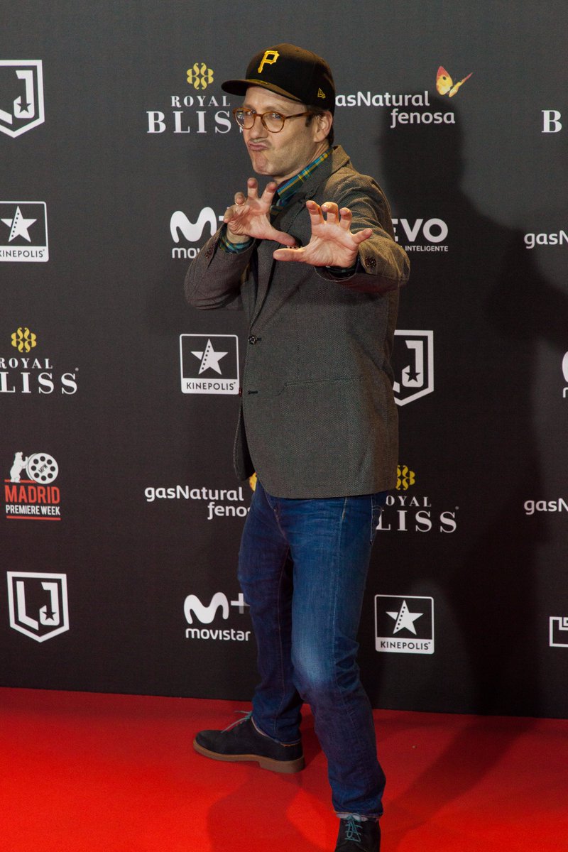 MadridPremiere's tweet photo. Grandes visitas ayer en el estreno de #LigaDeLaJusticia 
#MadridPremiereWeek https://t.co/ejOQndN5Qi