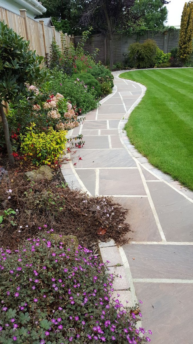 ShakespearesWS's tweet photo. A pathway that separates vegetation from lawn is probably the easiest way to add extra interest to your garden.  Reach out and we'll design one for you!

#landscapedesignideas #landscapedesign #landscapedesignarchitecture #landscapedesignbackyard #landscapedesignsussex https://t.co/GDp6AtTFR5