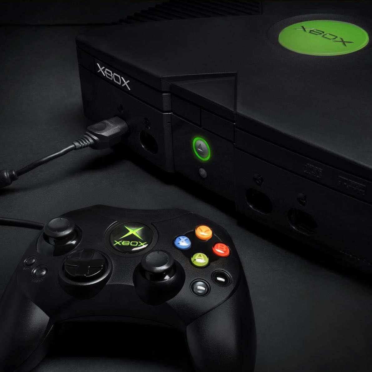 AceyBongos's tweet photo. So many birthdays today!

Xbox Live is 15 🎉
Halo: Combat Evolved is 16 🎉
And the Xbox console is 16 too 🎉

Did anyone bring cake? 🎂 https://t.co/SCFkNJuLHB