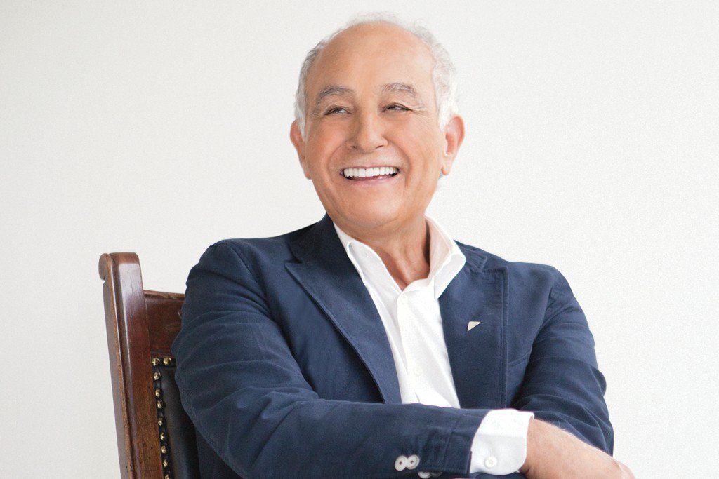 FoundationCURE's tweet photo. Today our long-time supporter Aldo Bensadoun is being honored as Outstanding Philanthropist by @AFPQuebec. Well deserved for someone who has done so much for the Foundation! #AFPNPD 
[Photo: Brian Rotsztein] https://t.co/3Gt69qO453