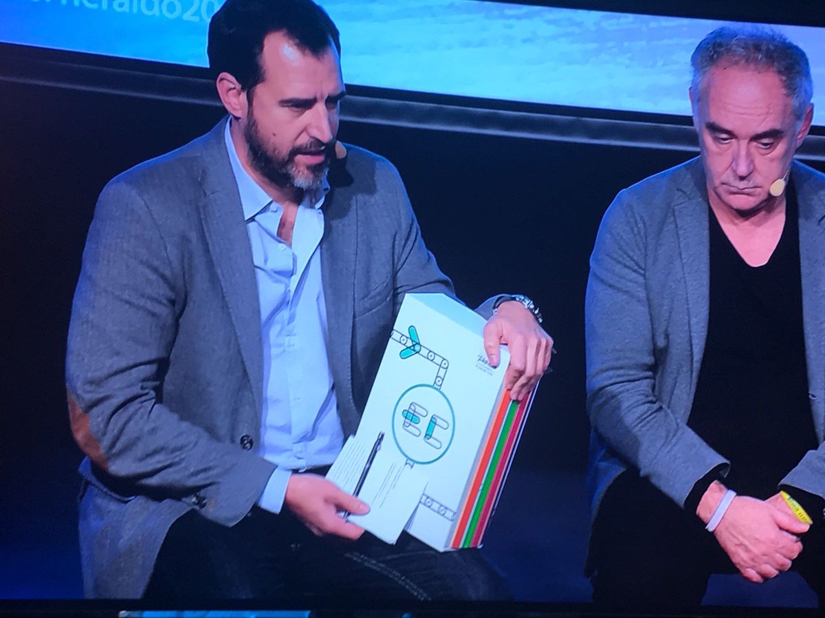 losdelvolcan's tweet image. #EscuelasCreativasAdriá es un proyecto #educativo revolucionario liderado por @fundacionTef y @ferranadria con los docentes y centros más innovadores. Así afrontamos @losdelvolcan el #diseño y desarrollo de este material pedagógico  #educación #Innovación
prodigiosovolcan.com/proyectos/algo…