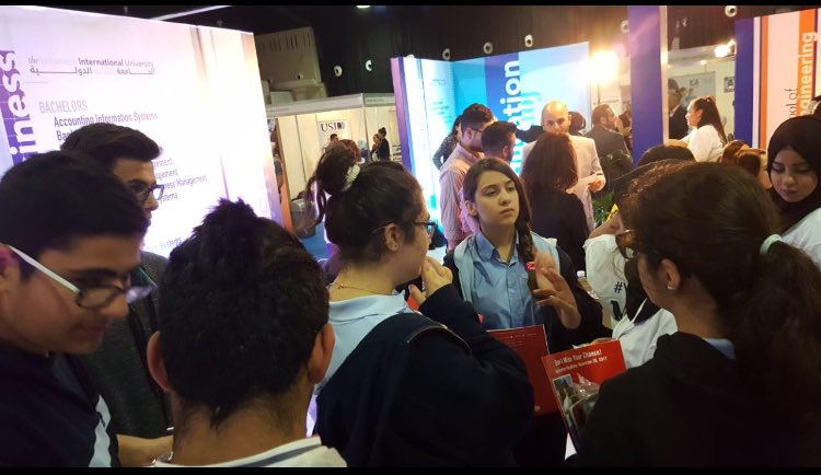 قام طلاب القسم الثانوي بزيارة معرض الجامعات في قاعة la Salle <a href="/Hhhsinfo/">Houssam Hariri HS</a>