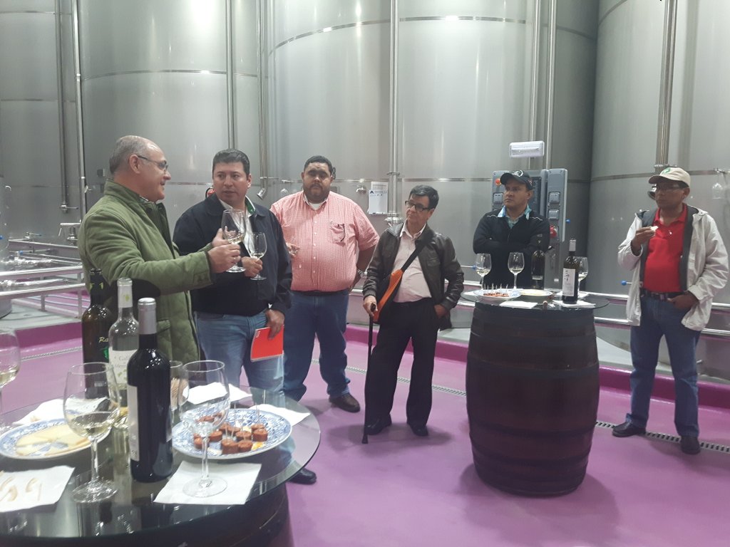 Ninoskagh's tweet photo. Representatividad+servicios=compromiso social en la cooperativa @CoopAgroCLM @coopgalan  @Agriterra @acodea_ #giraservicios https://t.co/2LiejqA07B