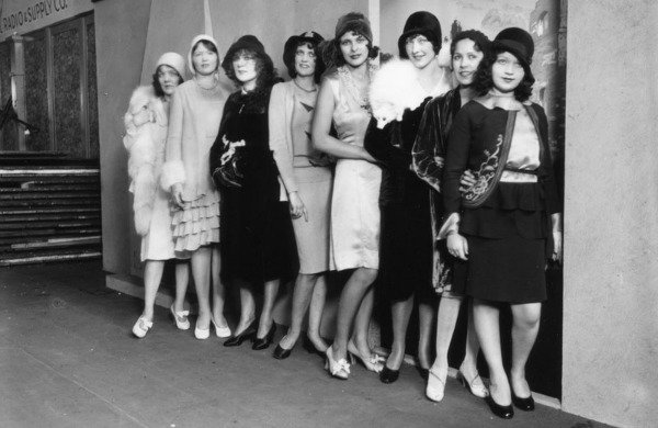 Women at Bullock's Wilshire Tea Room