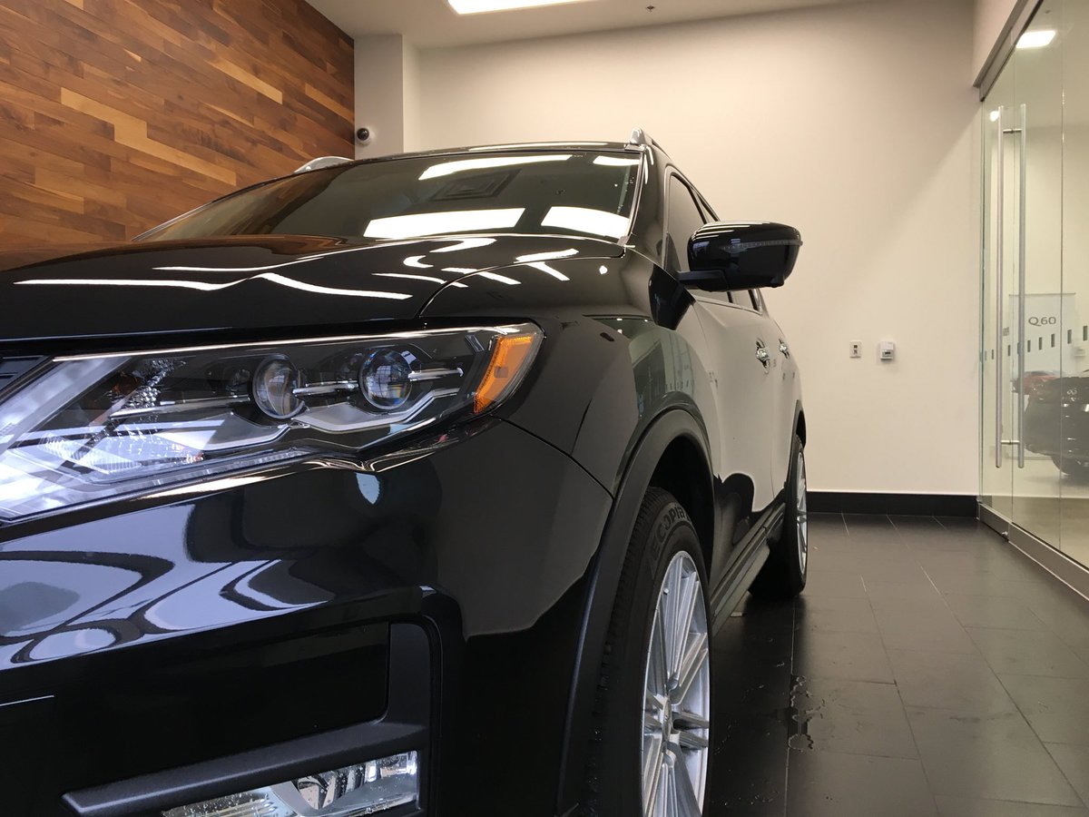 JeffScott000's tweet photo. The total ownership experience - demo out on loan - shined up and ready to go. #beyondthenumbers @slnissan https://t.co/Q6FRmvCt7l