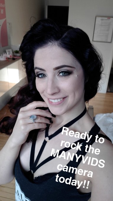 Photo shoot day at the @ManyVids  Loft 📸 https://t.co/oGOtMNfNbJ<a class="tags" href="/tag/manyvids">@manyvids</a><a href="/tag/mvsales"class="tags"><span>#mvsales</span></a>