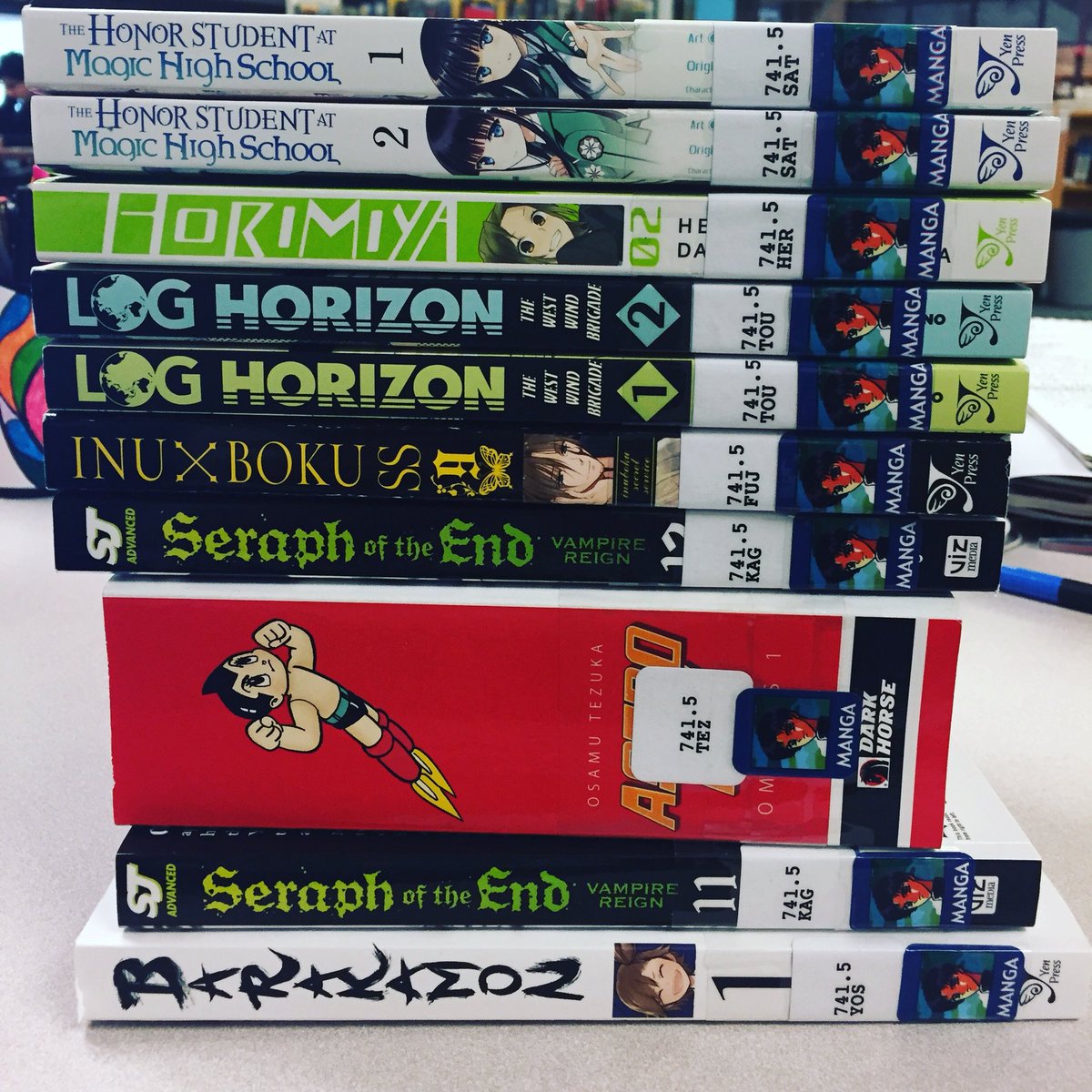 jmm_library's tweet photo. NEW! #manga #highschoollibrary on display by the front desk! https://t.co/1k9iSoJ9eJ