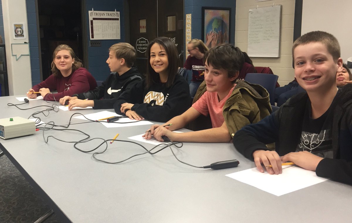 cobden_high's tweet photo. Congratulations to our 8th grade scholar bowl team for their victory over Unity Point! Great start to the scholar bowl season! https://t.co/KUQ79f91IE