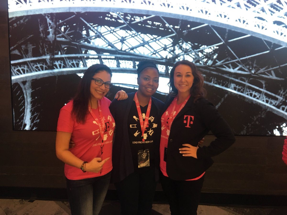 danielledeniece's tweet photo. Southeast ladies at the Women’s Leadership Summit!! @WLNtmobile @bnash001 https://t.co/L0bYIZsfBX