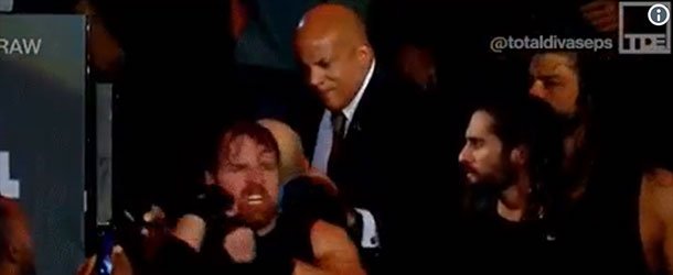 BodyslamNet's tweet photo. Incident Involving Fan & Security During The Shield’s Entrance on RAW - https://t.co/qim0NiWwXX #WWE #TNA https://t.co/QmiGGcPUNE