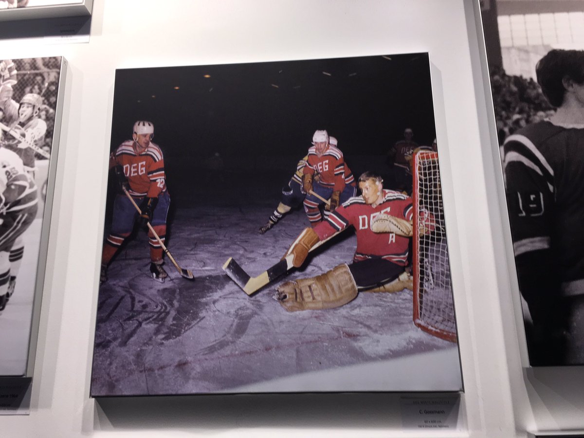 ShorthandedNews's tweet photo. @DuesseldorferEG Die Ausstellung mit Bildern aus der Vereinsgeschichte bei Wallstyle in der Düsseldorfer Innenstadt läuft zwei Wochen. https://t.co/3Q6VkqPvlo