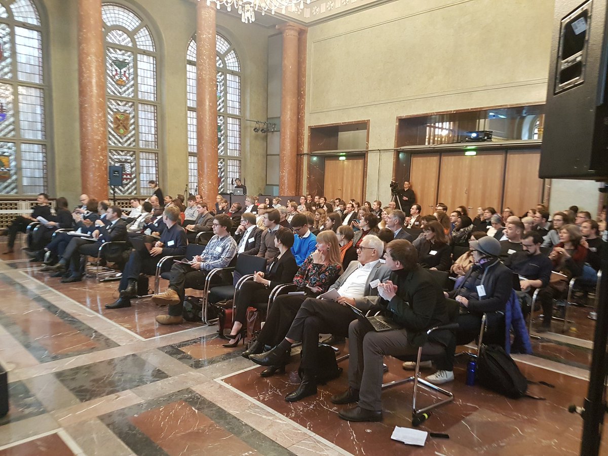 WikimediaDE's tweet photo. Großes Interesse gab es heute am @IGFGermany. Zivilgesellschaft muss auf Augenhöhe mit anderen Stakeholdern an digitalpolitischen Entscheidungen beteiligt werden, machte @FrolleinBusse stark. #igfd17 °li https://t.co/hrTPOKOf9Q