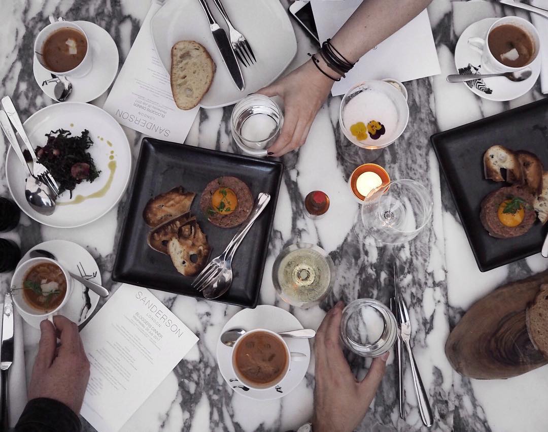 Book the perfect dinner party for your next corporate or holiday event at @sandersonldn. Good times await. 🍹 | bit.ly/2z2219q 

📷: @samgraystyle