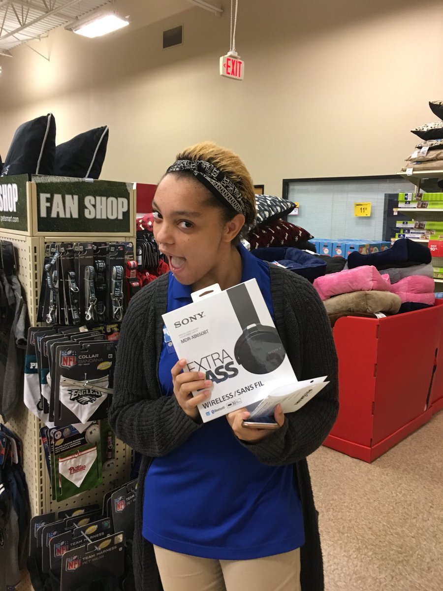 October Engagement winner Arianna !!@PetSmartAE