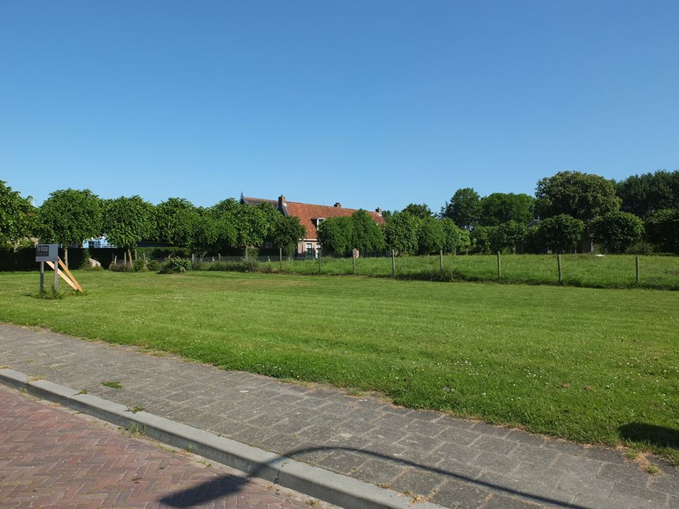 bert_allema's tweet photo. TE KOOP: BOUWKAVELS AAN DE BORNENSISSTRJITTE 9-11 TE NIAWIER. Vanwege onze bedrijfsbeëindiging bieden wij deze kavels nu aan mét óf zonder bouwopdracht! Beide kavels zijn 315m2. Koopsom € 25.200,- per kavel vrij op naam. voor info Bert Allema 06-53737469. Graag dit bericht delen https://t.co/k11hRvUGrY