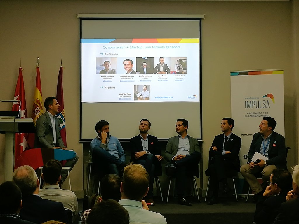 RequenaAntonio's tweet photo. Los ponentes del evento #innovaIMPULSA @auzkiza @joaquinlarrosac @aemiliusmg @JoseTorrego @livetopic17  comparten sus experiencias en el mundo de la #innovacion. @santalucia_imp https://t.co/z3F7sydryD