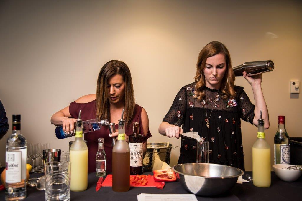 WorldClassUS's tweet image. Dealer's Choice Bar Lab offers hands-on practice and peer-to-peer judging!  #worldclassus #worldclass2018 #diageo Cred: @rgfilmphoto