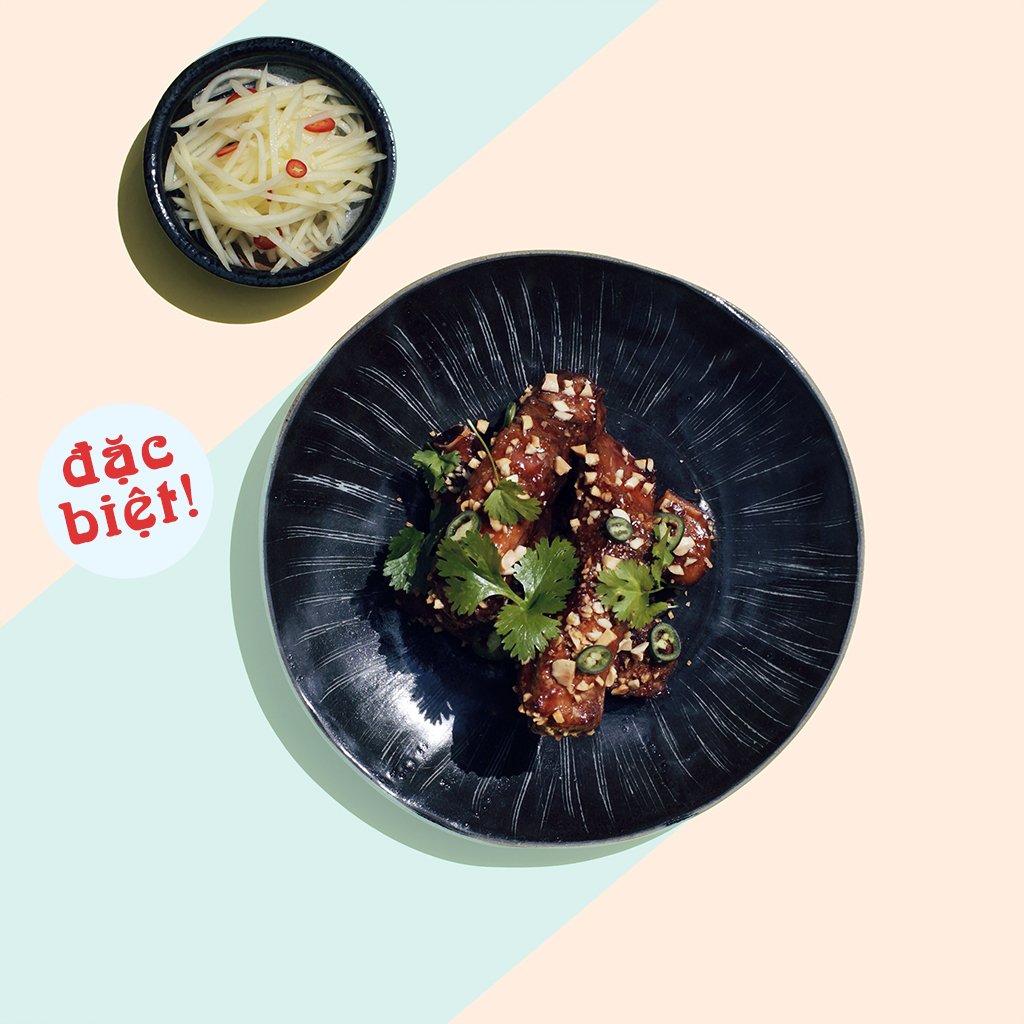 We've got another à la carte night coming up this Saturday, November 18th. We are serving up some of our favorite dishes like our Tamarind Pork Ribs, Pretty Shrimp and Bò Tái Chanh! Click the link in our bio to reserve a table! 🌿🌶️💥