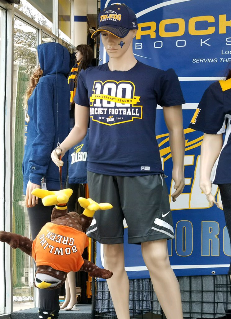 rocketsbooksto1's tweet photo. Pluck those #Falcons Don't forget to gear up before the Battle of I75!  @ToledoFB @UToledo @ToledoRockets https://t.co/VS55jsI6h2