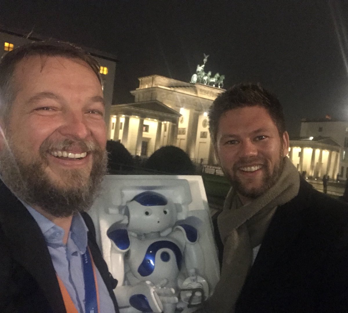 SvenSemet's tweet photo. #Megacoole #HRPowerDays (#HRGarage #DGFPlab & #TMG17) mit @bastihollmann @trill_stephan @mundakka @netzabine @MatthiasPSchulz @rohae @HeuerKatharina @WinfriedFelser @LAYER8 @DGFP @haufe @personalmagazin @ZukunftPersonal uva. https://t.co/cPpYQYaxY5