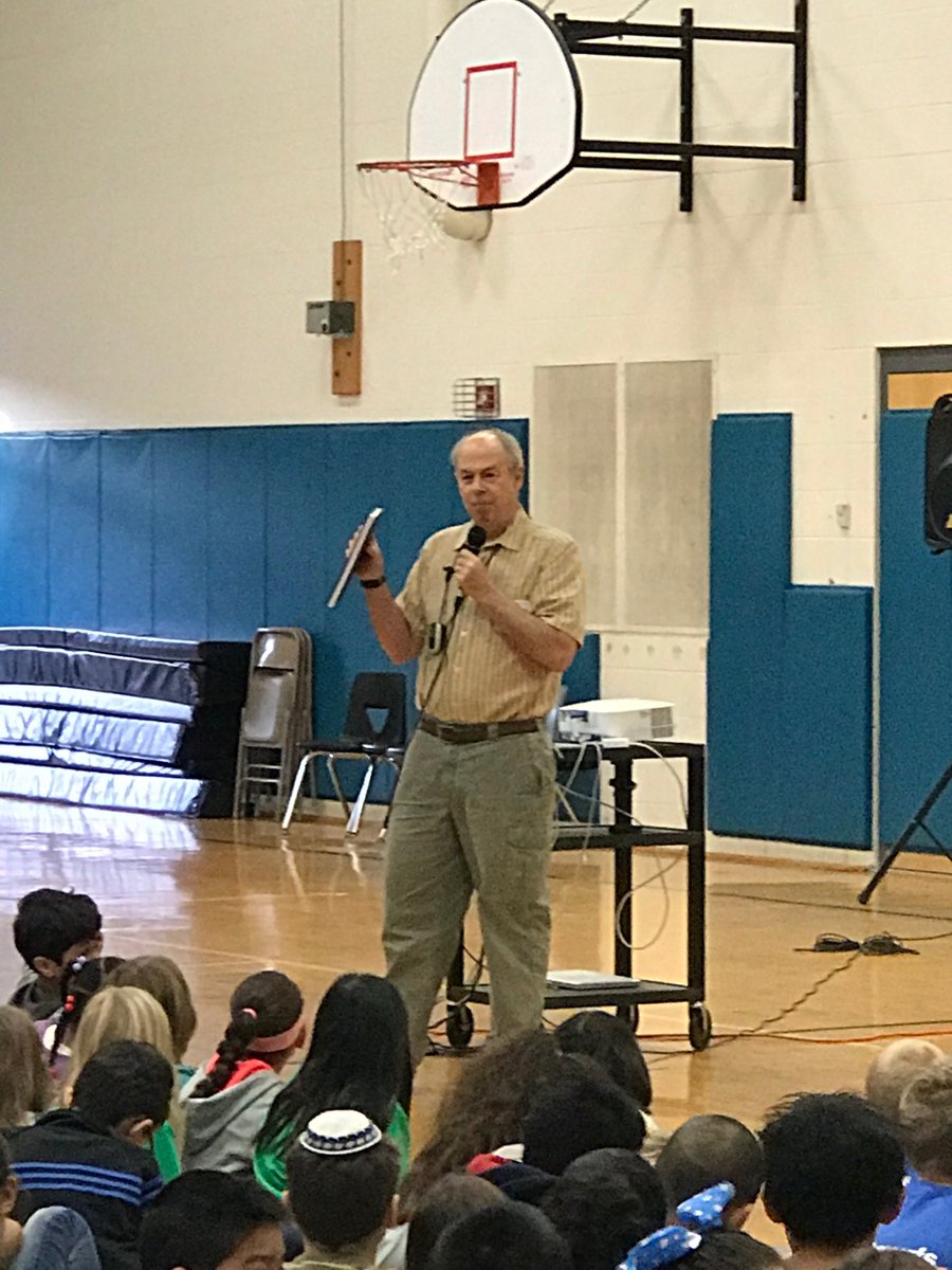 RebeccaHolthaus's tweet photo. Ralph Fletcher opens our day of writing! #learningfromthebest #hilltopwritingforum https://t.co/MKy98Uy1Zm